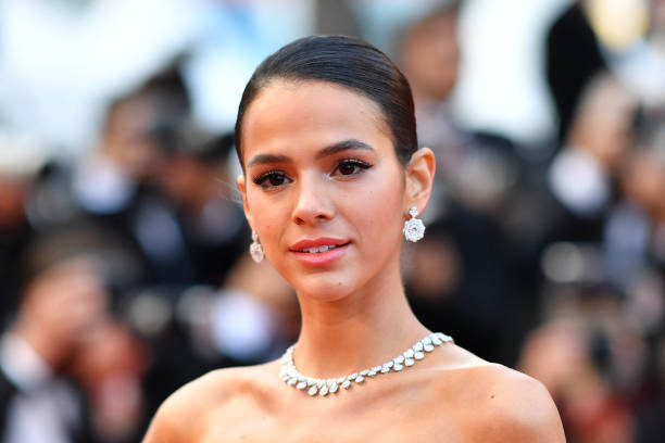 Brazilian actress Bruna Marquezine poses as she arrives on May 13, 2018 for the screening of the film "Sink Or Swim " at the 71st edition of the Cannes Film Festival in Cannes, southern France.