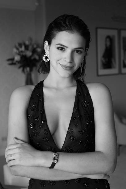 Brazilian Actress Bruna Marquezine wearing a Jaeger-LeCoultre Reverso One Duetto High Jewelry watch poses for a portrait during the 74th Venice Film Festival in the Jaeger-LeCoultre lounge at Hotel Excelsior on September 3, 2017 in Venice, Italy. (408×612)