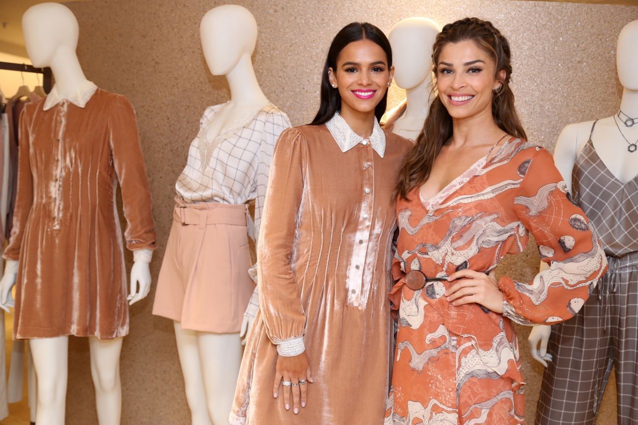 Bruna Marquezine and Grazi Massafera – Le Lis Blanc Collection Launch in Rio de Janeiro 05/10/2018 (1280×853)