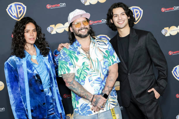 Bruna Marquezine Angel Manuel Soto and Xolo Maridu