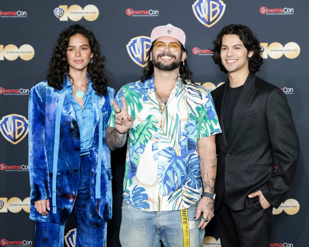 Bruna Marquezine Angel Manuel Soto and Xolo Maridu