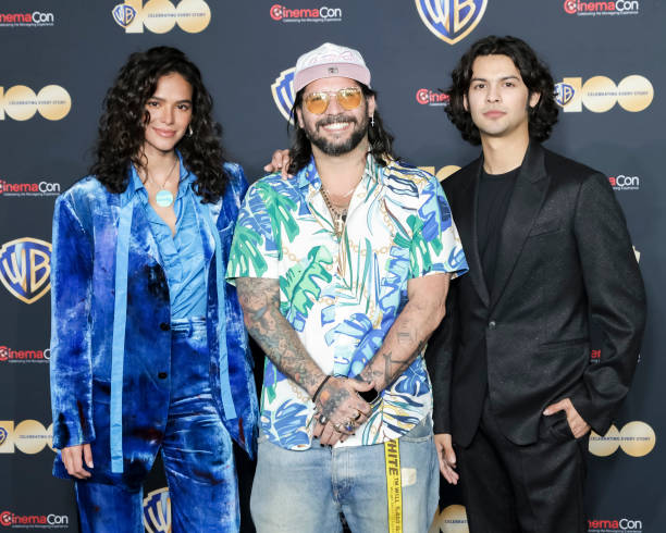 Bruna Marquezine Angel Manuel Soto and Xolo Maridu