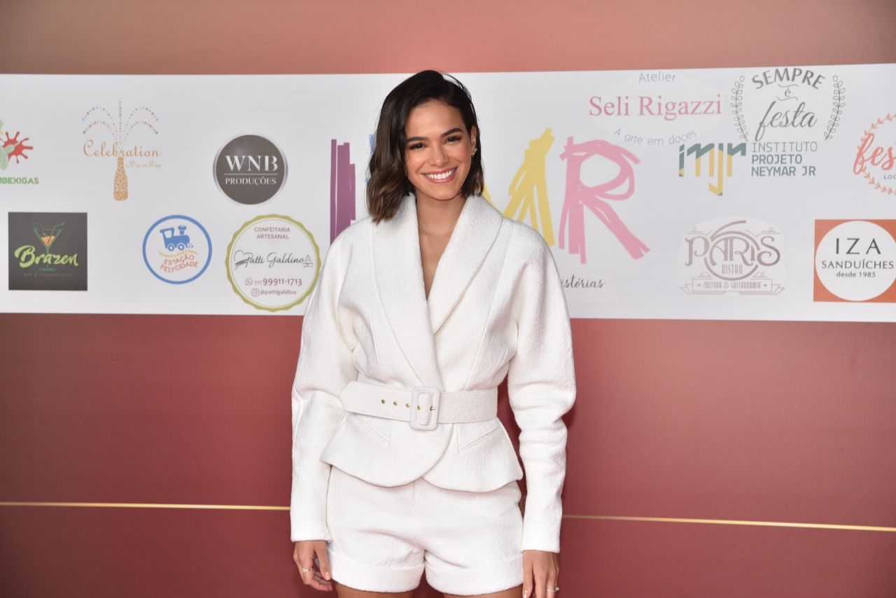 Bruna Marquezine – Arrives for Rehearsal for Her Christmas Concert in Sao Paulo 11/26/2018 (1280×854)