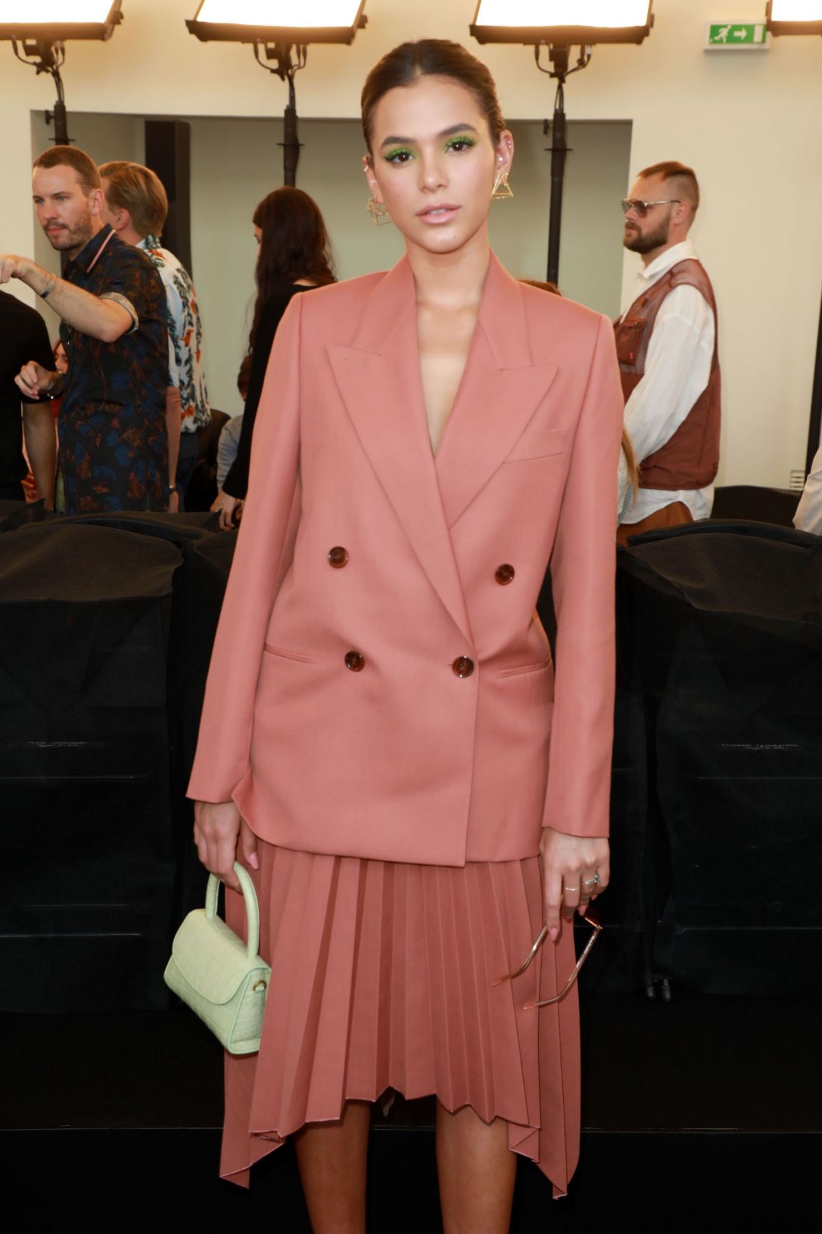 BRUNA MARQUEZINE at Acne Studios Haute Couture Fall/Winter 2019/2020 Show at Paris Fashion Week 06/30/2019 — frame 9/16 (1200×1800)