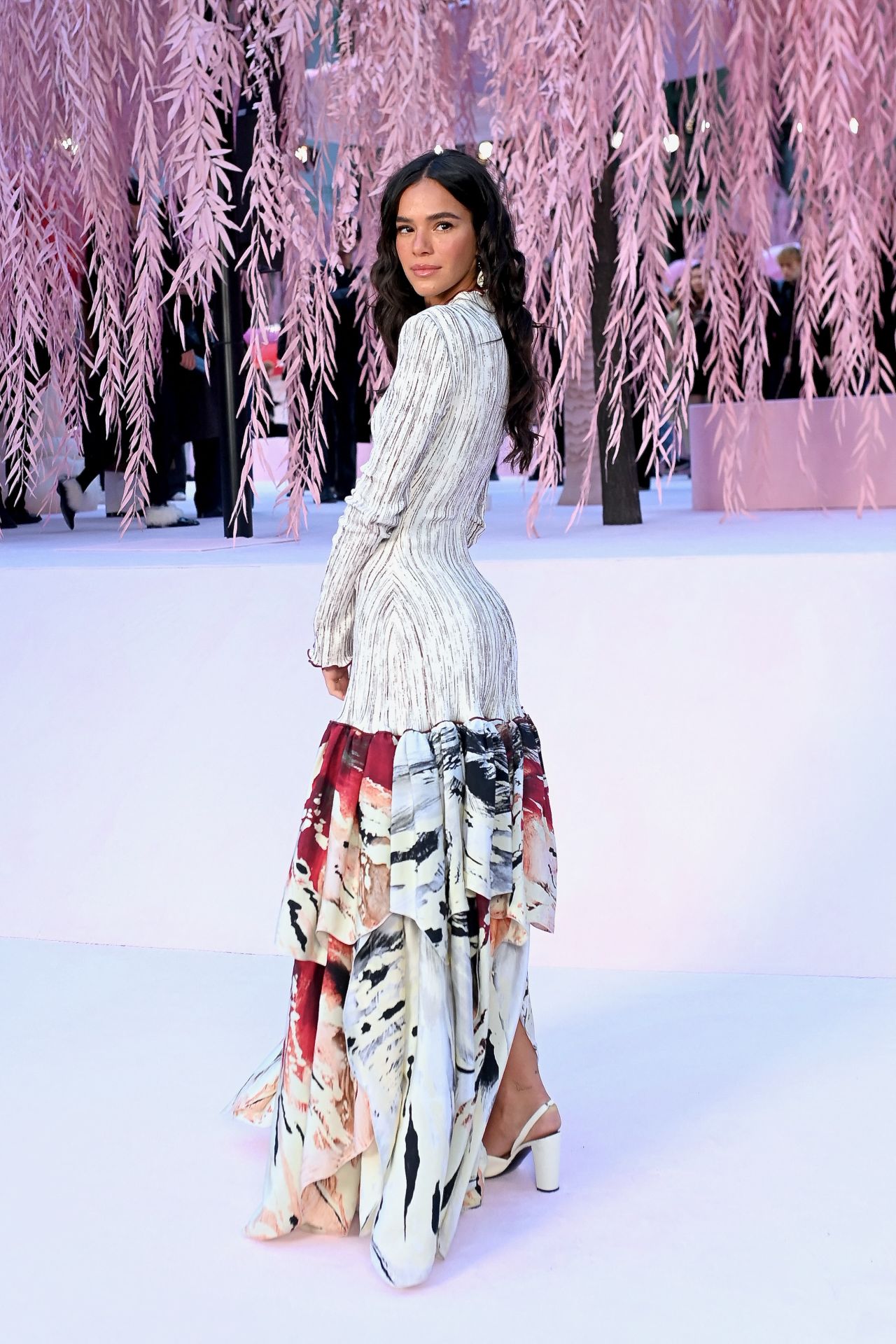 Bruna Marquezine at Chanel Haute Couture Show in Paris January 2026 — frame 25/35 (1280×1920)