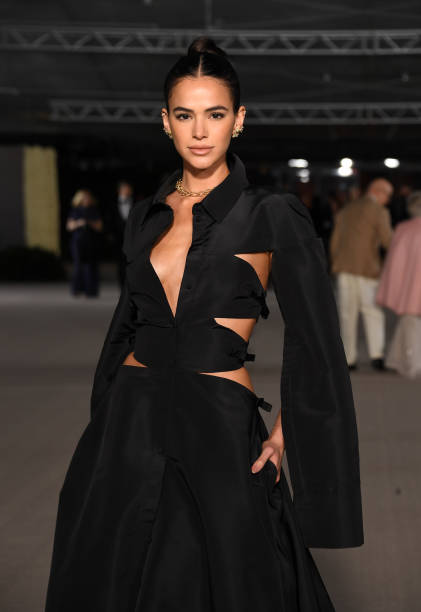 Bruna Marquezine attends the 2nd Annual Academy Museum Gala at Academy Museum of Motion Pictures on October 15, 2022 in Los Angeles, California. — frame 19/39 (421×612)