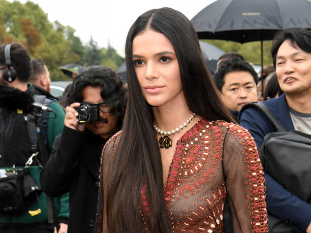 Bruna Marquezine attends the Christian Dior Womenswear Spring/Summer 2020 show as part of Paris Fashion Week on September 24, 2019 in Paris, France. — frame 5/65 (612×459)