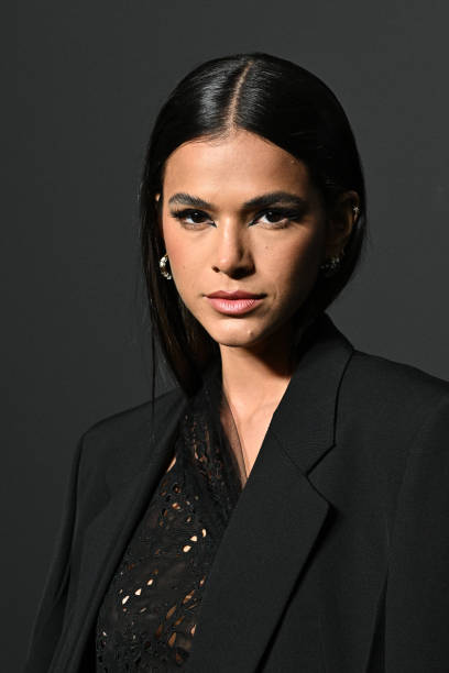 Bruna Marquezine attends the Givenchy Womenswear Fall/Winter 2022/2023 show as part of Paris Fashion Week on March 06, 2022 in Paris, France. — frame 2/16 (408×612)