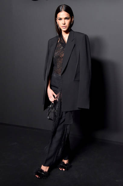 Bruna Marquezine — Givenchy : Photocall - Paris Fashion Week - Womenswear F/W 2022-2023