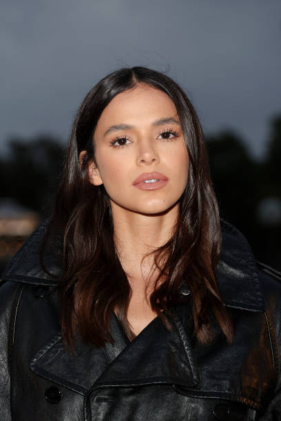 Bruna Marquezine attends the Saint Laurent Womenswear Spring/Summer 2023 show as part of Paris Fashion Week on September 27, 2022 in Paris, France. — frame 2/2 (408×612)
