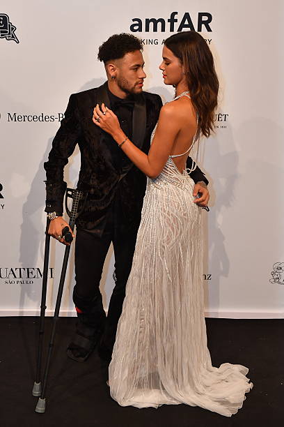 Bruna Marquezine Brazilian Psg S Footballer Neymar Junior and Girlf