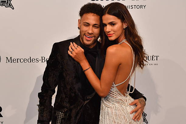 Brazilian PSG's footballer Neymar Junior and girlfriend Bruna Marquezine attend the photocall for the 2018 American Foundation for AIDS Research Gala Sao Paulo in Sao Paulo Brazil on April 13, 2018. (612×408)