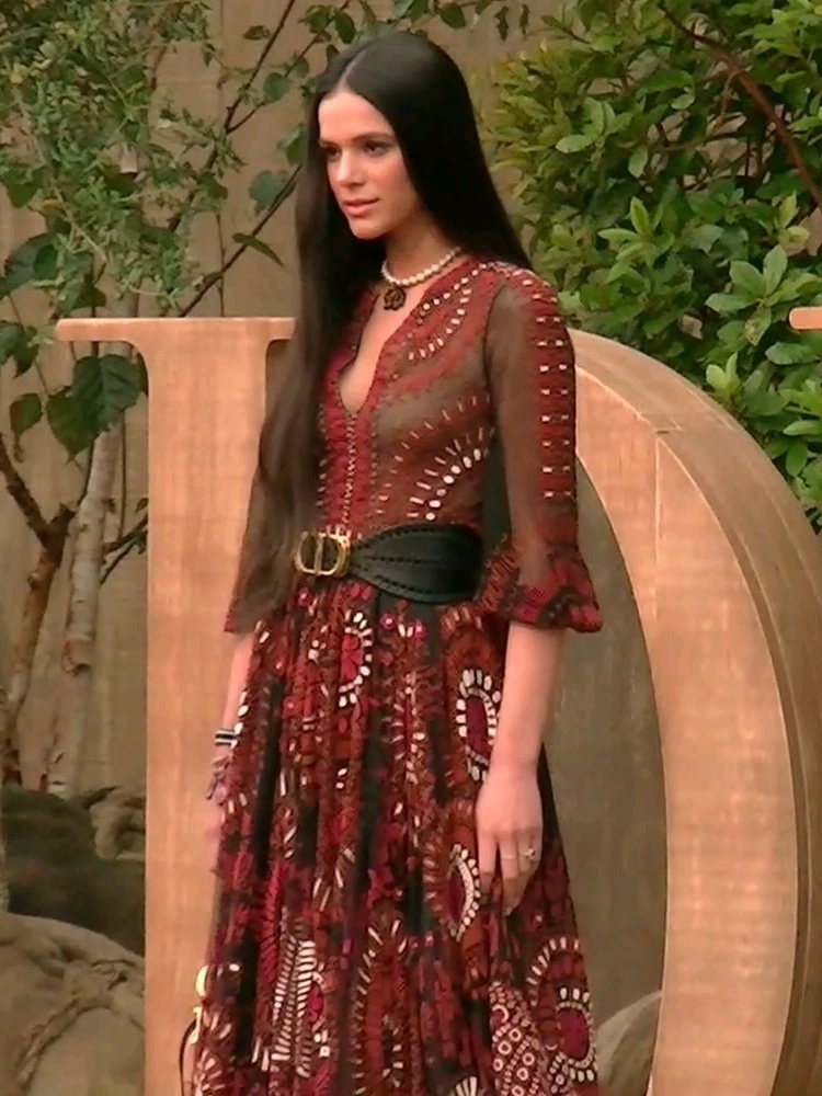 Bruna Marquezine Bruna Dior Fashion Show