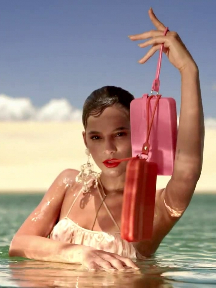 Bruna Marquezine Campanha Publicit Ria Da Marca Arezzo Protagonizad