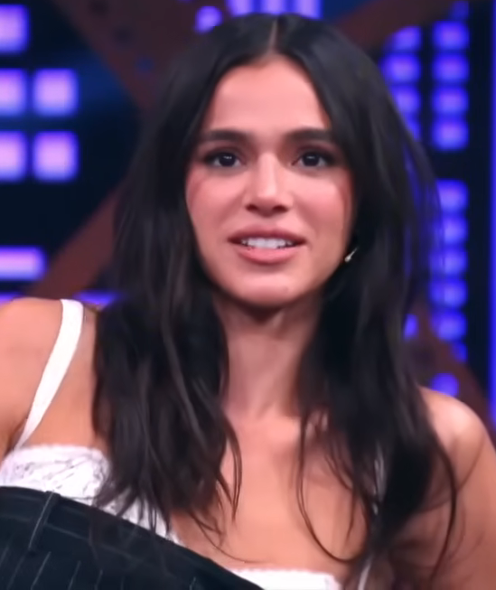 Bruna Marquezine no Lady Night em Multishow em 2025 (549×653)