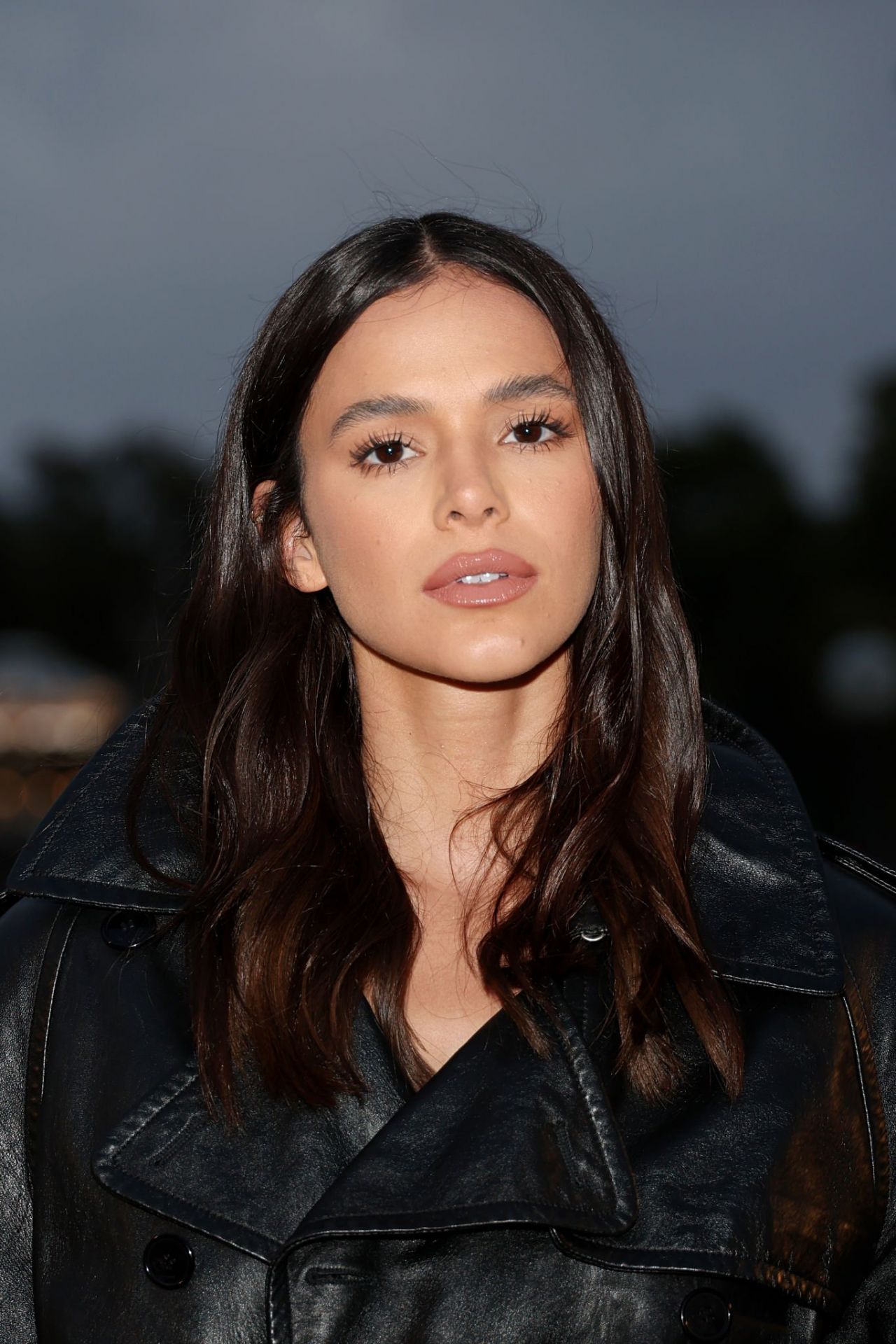 Bruna Marquezine – Saint Laurent Fashion Show in Paris 09/27/2022 (1280×1920)