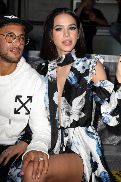 Neymar Jr and his girlfriend Bruna Marquezine attend the Off-White show as part of the Paris Fashion Week Womenswear Spring/Summer 2019 on September 27, 2018 in Paris, France. — frame 65/65 (408×612)