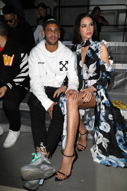 Neymar Jr and his girlfriend Bruna Marquezine attend the Off-White show as part of the Paris Fashion Week Womenswear Spring/Summer 2019 on September 27, 2018 in Paris, France. — frame 64/65 (408×612)